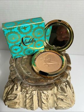 Disney Aladdin Shimmery Bronze Compact Bronzer